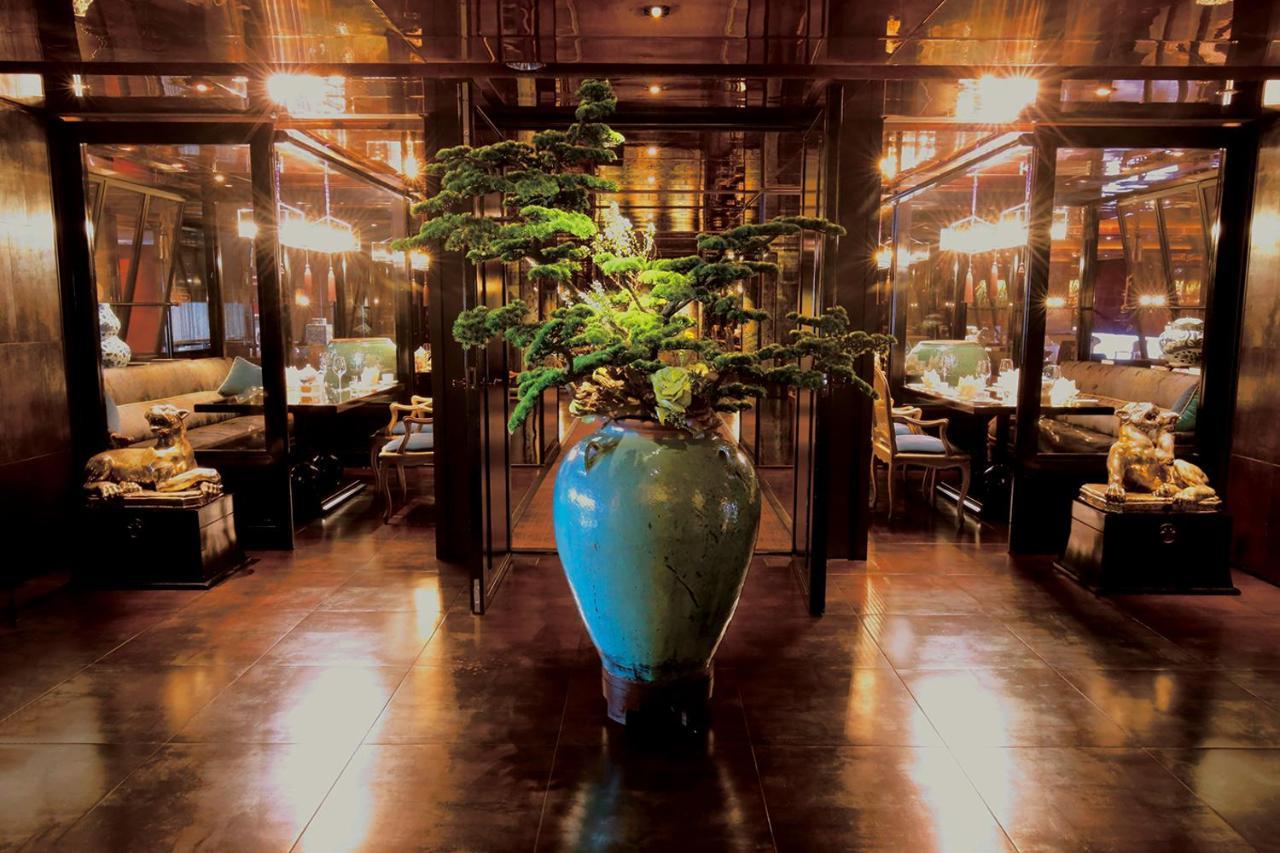 Palais De Chine Hotel Taipé Exterior foto The interior of the restaurant