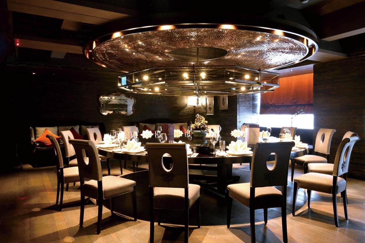 Palais De Chine Hotel Taipé Exterior foto The interior of a restaurant in the Grand Hyatt Hotel, Mumbai